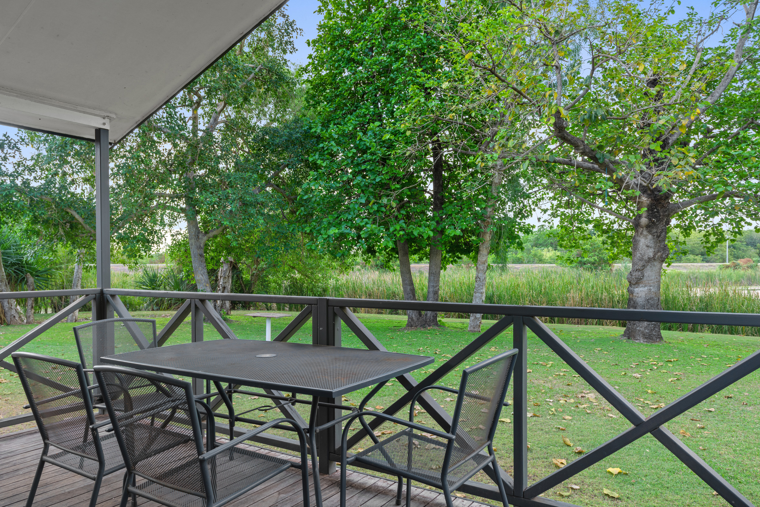 LAKE KUNUNURRA_Deluxe_2BR_Spa_Cabin_S4_B
