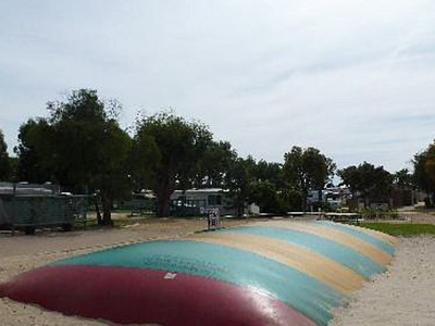 esperance-jumping-pillow-1