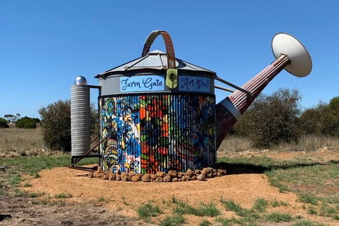 Water_can_Farm_gate_art